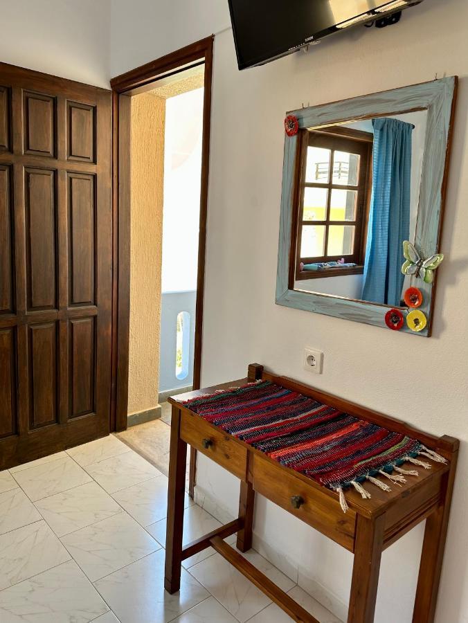 Bonatsa Rooms Palaiochora Ngoại thất bức ảnh