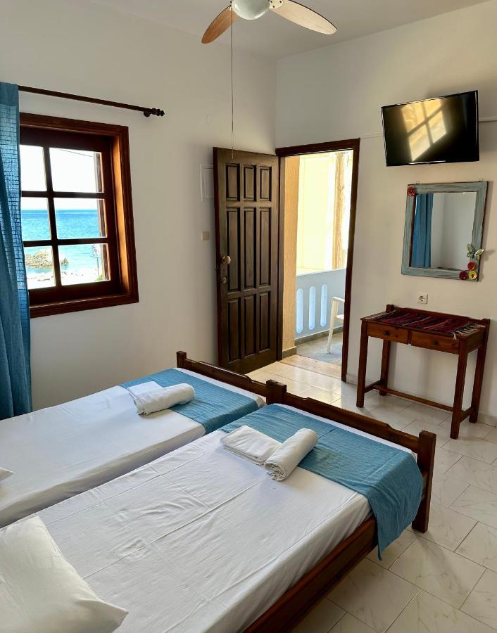 Bonatsa Rooms Palaiochora Ngoại thất bức ảnh