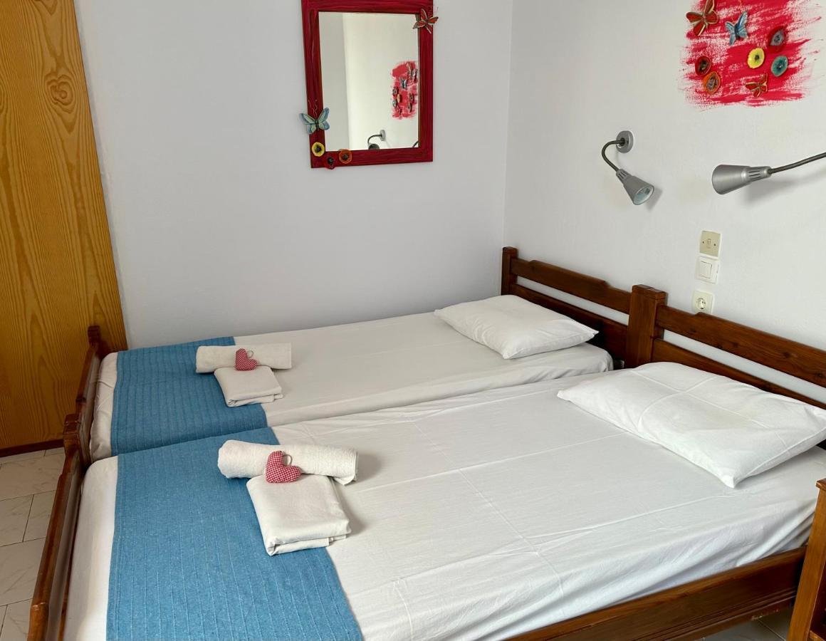 Bonatsa Rooms Palaiochora Ngoại thất bức ảnh