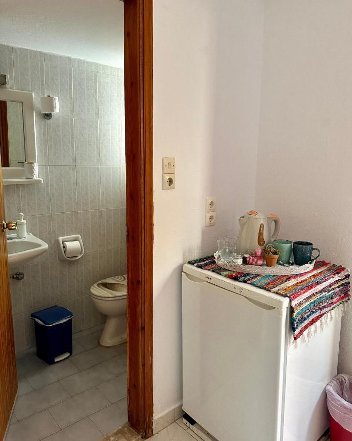 Bonatsa Rooms Palaiochora Ngoại thất bức ảnh